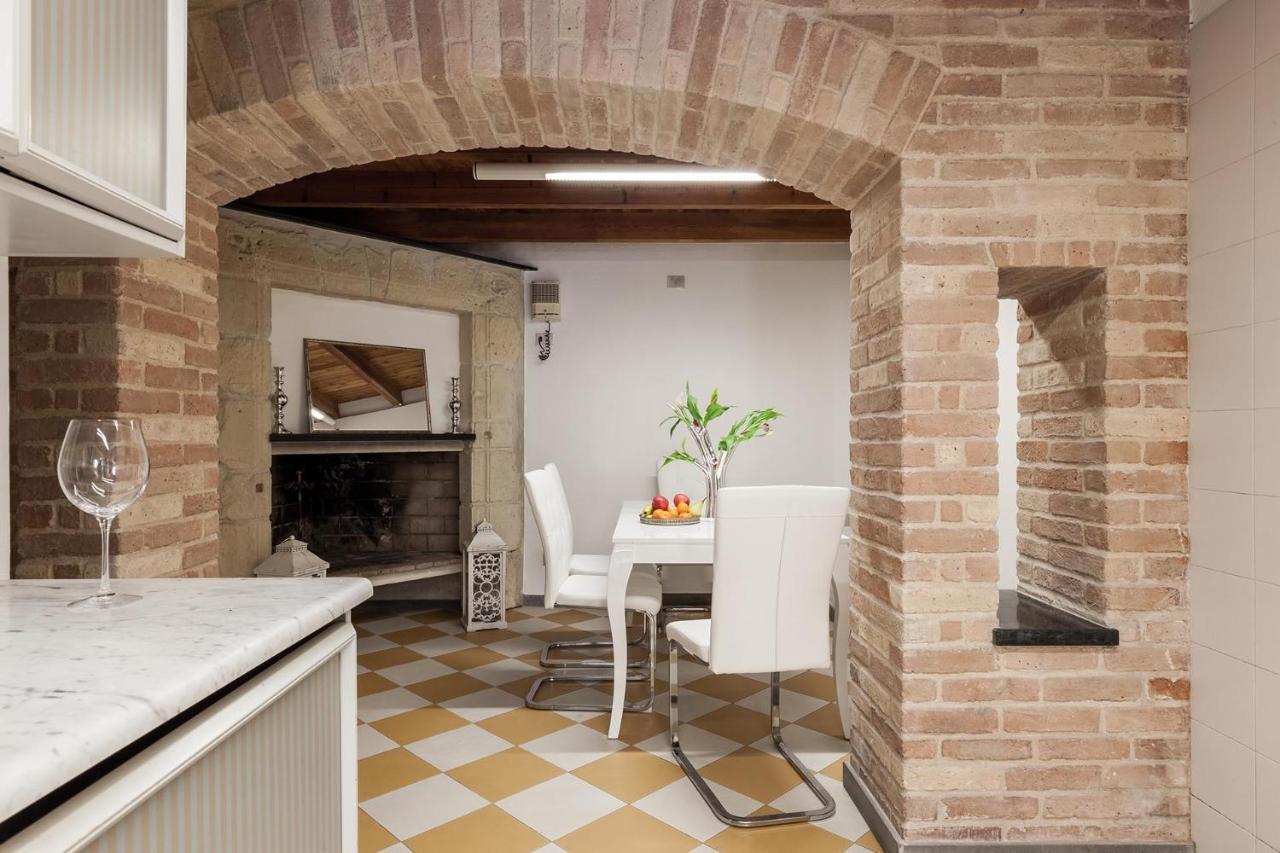 San Giacomo Rooms Каляри Екстериор снимка