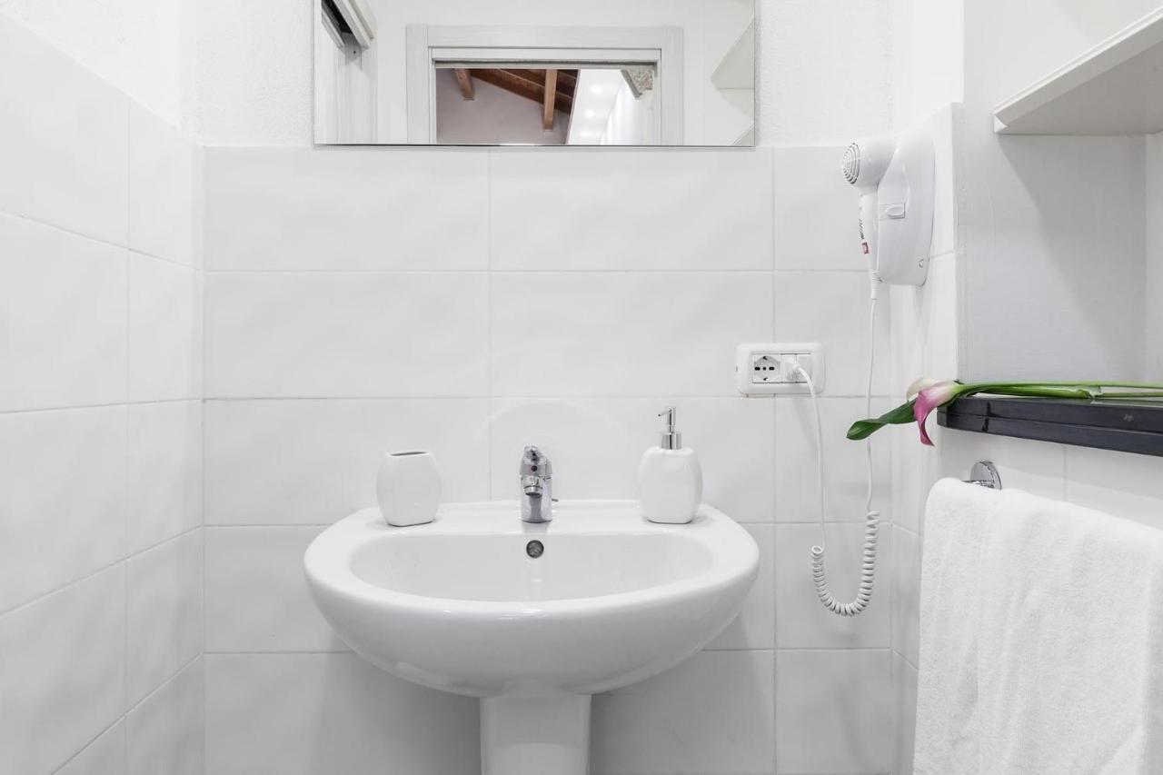 San Giacomo Rooms Каляри Екстериор снимка